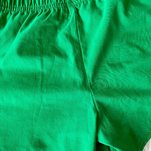 Primary Green Lightweight Short Running Shorts Size 8-9 - Picture 5 of 8
